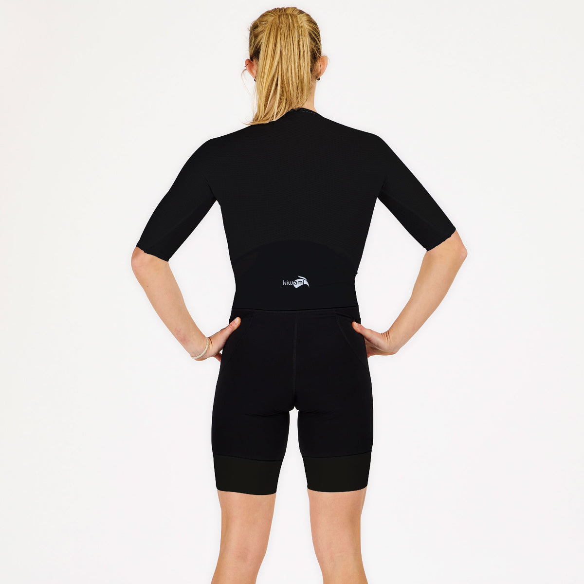 combinaison de triathlon, type trifonction femme longue distance avec manches - tenue aérodynamique kiwami sports fabrication française