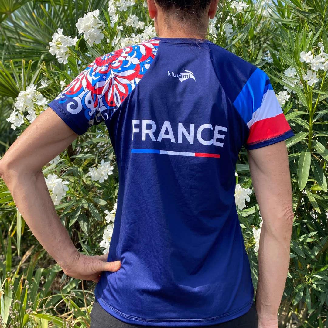 Un tee-shirt pensé pour les triathlètes engagées sur le Championnat du Monde 70.3 à Marbella.