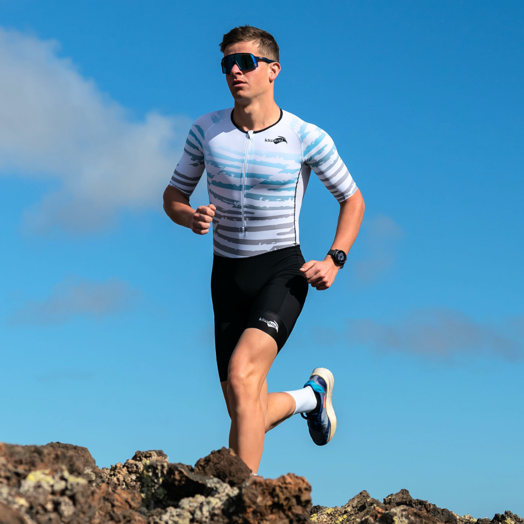 Tenue de triathlon et combinaison de triathlon rapport qualité prix confort performance fabrication française Kiwami Sports