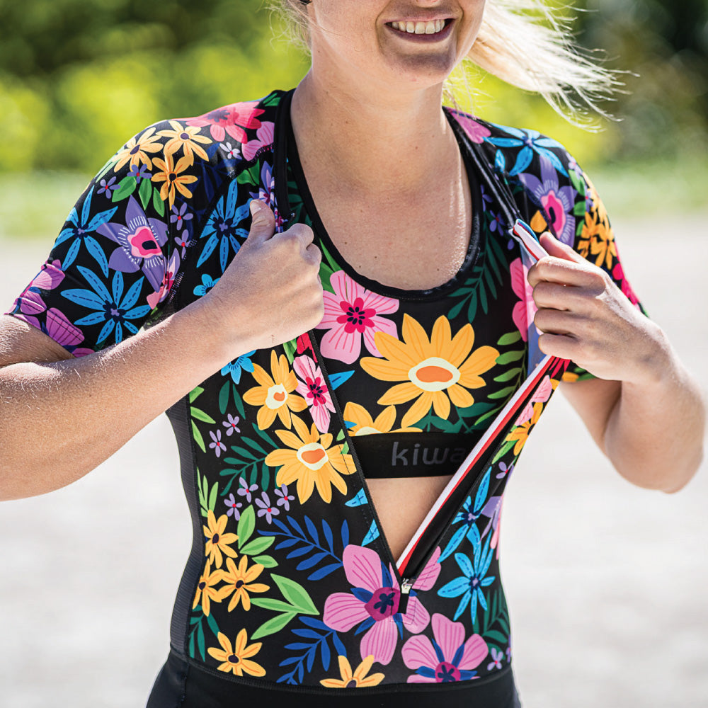 sports_bra_woman_running_triathlon_black_flowers_triathlon_made_in_france_kiwami_sports