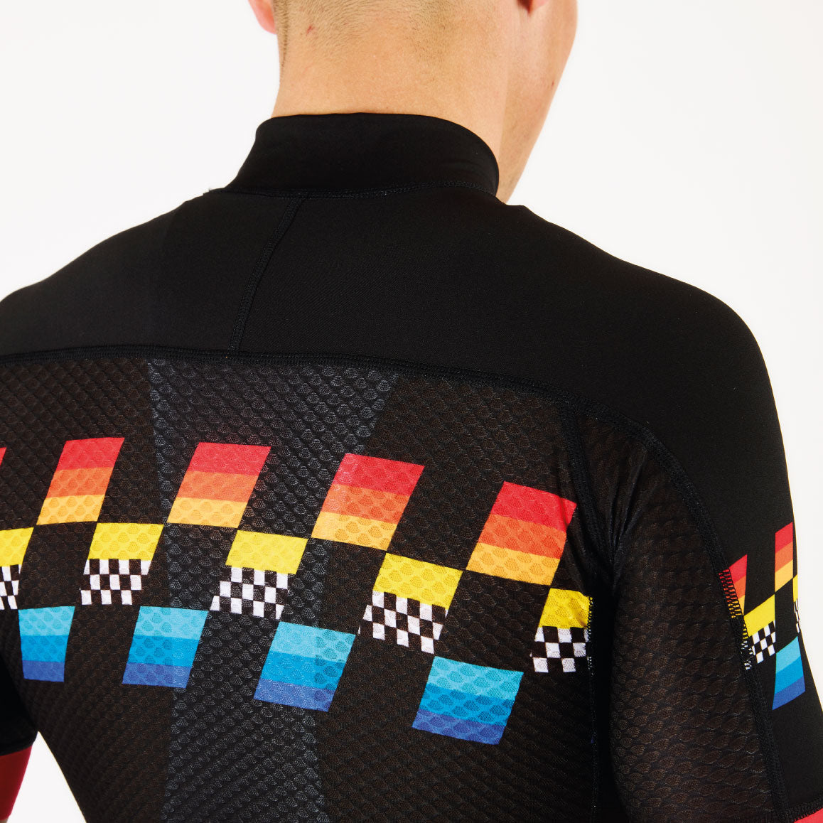 Maillot vélo homme couleur finisher black repsirant poches dorsales tissu mesh - fabrication française kiwami sports