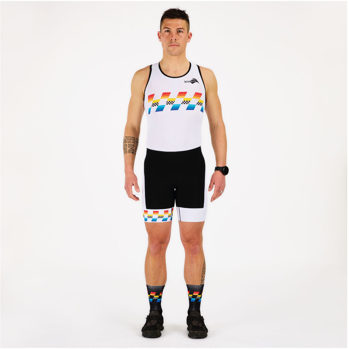 La combinaison trifonction kiwami sports homme permet d'enchaîner les 3 épreuves du triathlon natation vélo course à pied sans changer de tenue. Fabrication Française