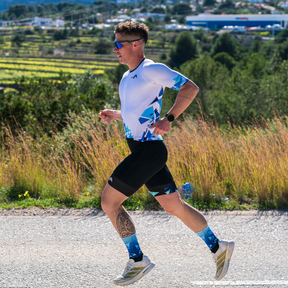 Men’s aero triathlon suit Hiranga LD Aero Kiwami with sleeves and pockets – long distance tri suit made in France