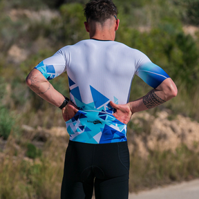 Kiwami Hiranga LD Aero Triathlonanzug Herren – Aero Einteiler für Langdistanz mit Ärmeln und Taschen Made in France