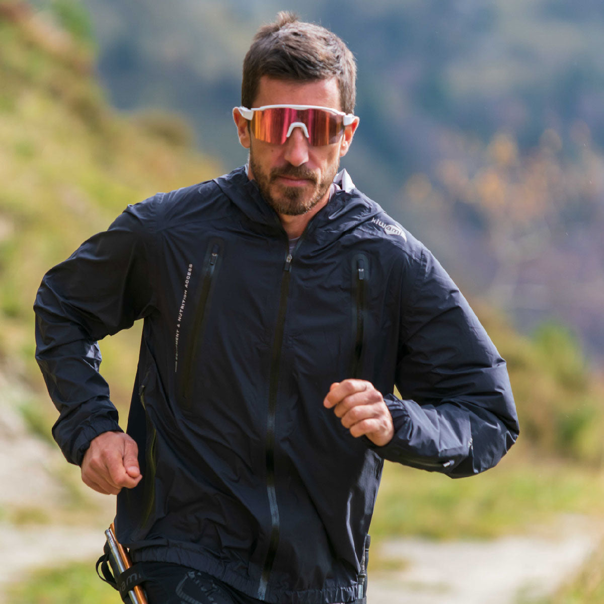 Expand trail-running jacket