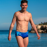 Maillot de natation homme bleu dégradé original – Kiwami Sports entraînement piscine fabrication française