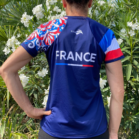 Un tee-shirt pensé pour les triathlètes engagées sur le Championnat du Monde 70.3 à Marbella.