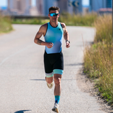 Trifonction courte distance triathlon homme/femme, zip dorsal, tailles XS S M, Kiwami, fabrication française, confort et performance 