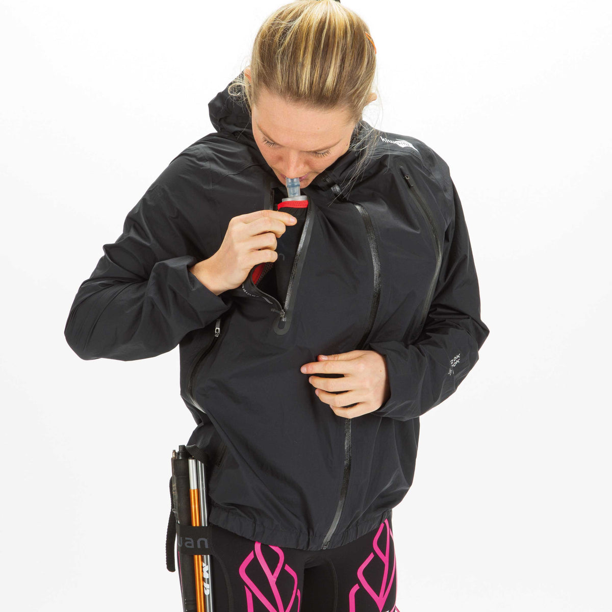 NEW Expand women's waterproof and breathable trail-running jacket