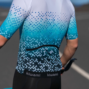Maillot vélo : manches courtes ou longues, lequel choisir selon la sai – Matchy Cycling Maillot vélo : manches courtes ou longues, lequel choisir selon la sai – Matchy Cycling