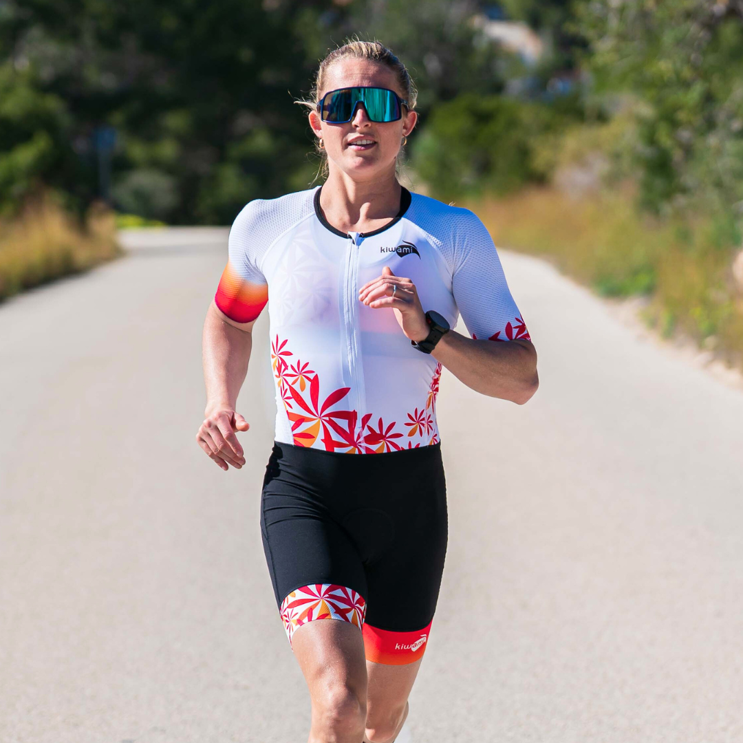 trifonction femme Kiwami manches aérodynamiques tenue de triathlon femme longue distance
