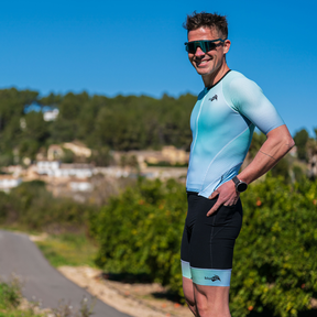 Trifonction homme longue distance, aérodynamisme, poches gels et barres énergétiques, peau de chamois renforcée, zip frontal, Kiwami, fabrication française