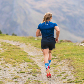 tee-shirt-femme-trail-montagne-running-performance-marque-française-kiwami-sports-expert-expertise-sports