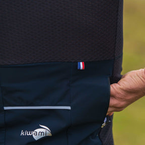 veste haut de trail running sports multiples poches couleur bleu confort performance utmb fabrication française kiwami sports -