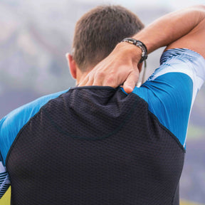 veste haut de trail running sports multiples poches couleur bleu confort performance utmb fabrication française kiwami sports -