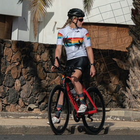 Maillots vélo manches courtes femme Les maillots de cyclisme pour femmes  pensés et conçus pour la pratique du vélo